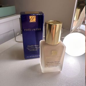 Estée Lauder Double Wear Foundation